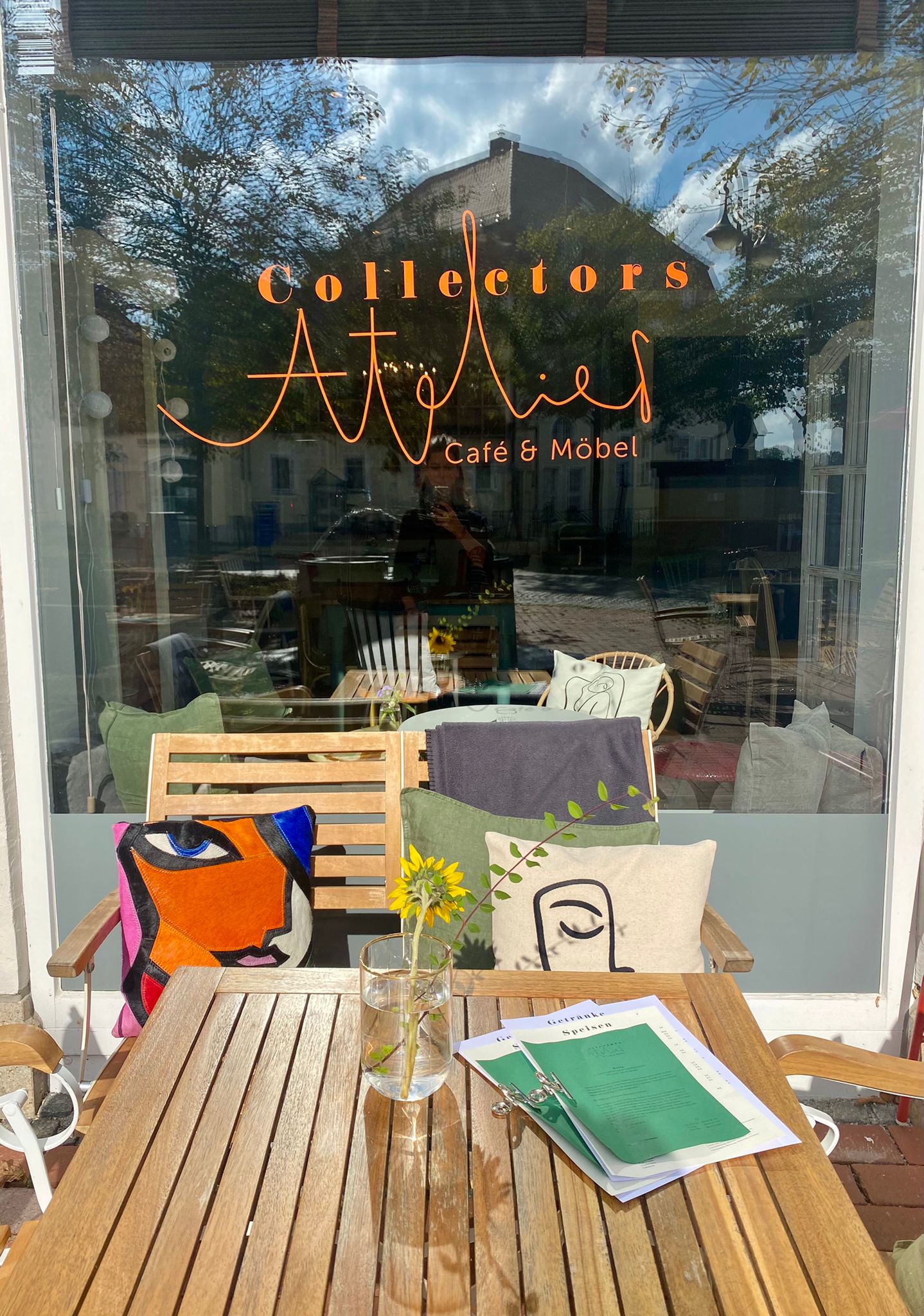 Read more about the article Collectors Atelier in Pullach – Café und Möbel